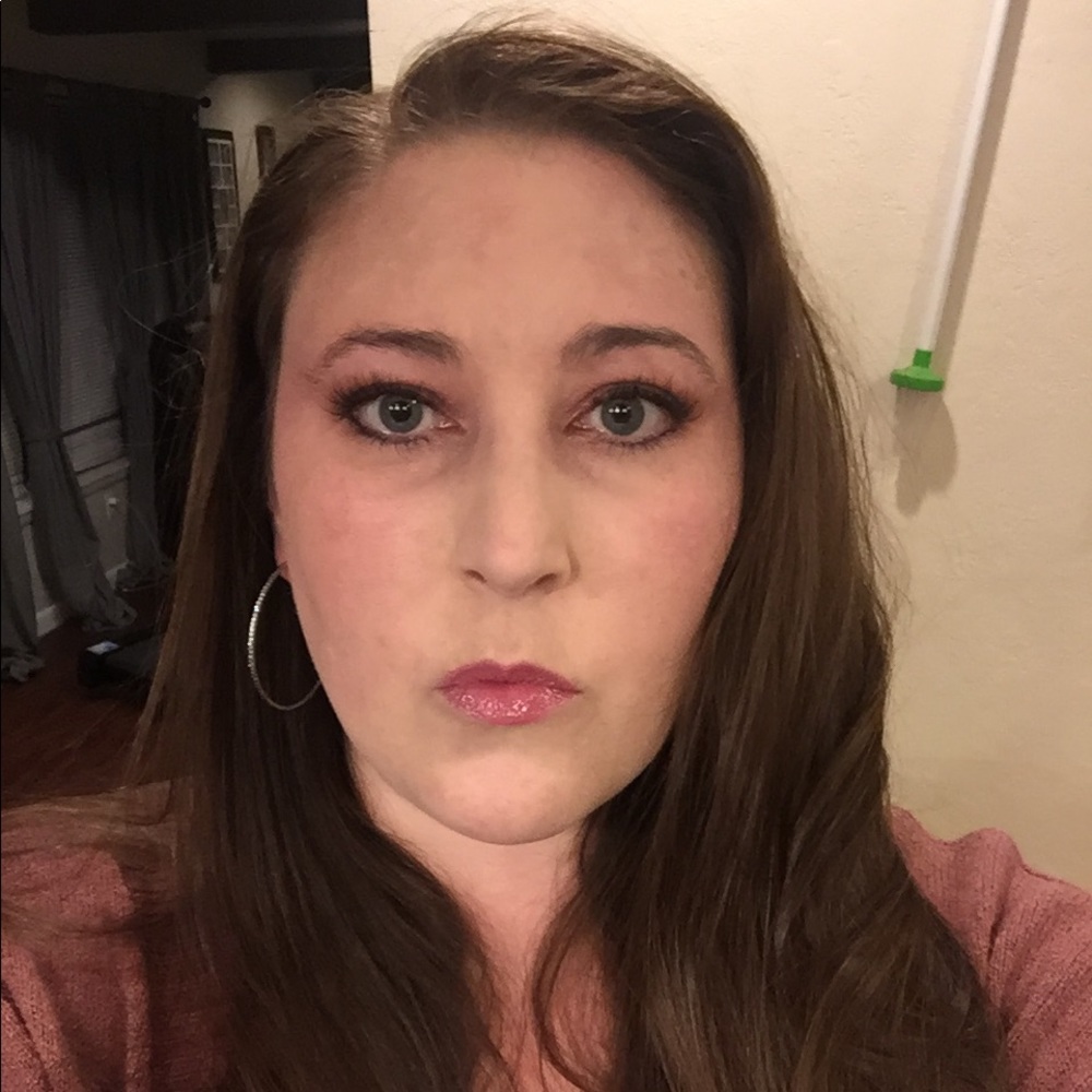 Meet your Posher, Regan